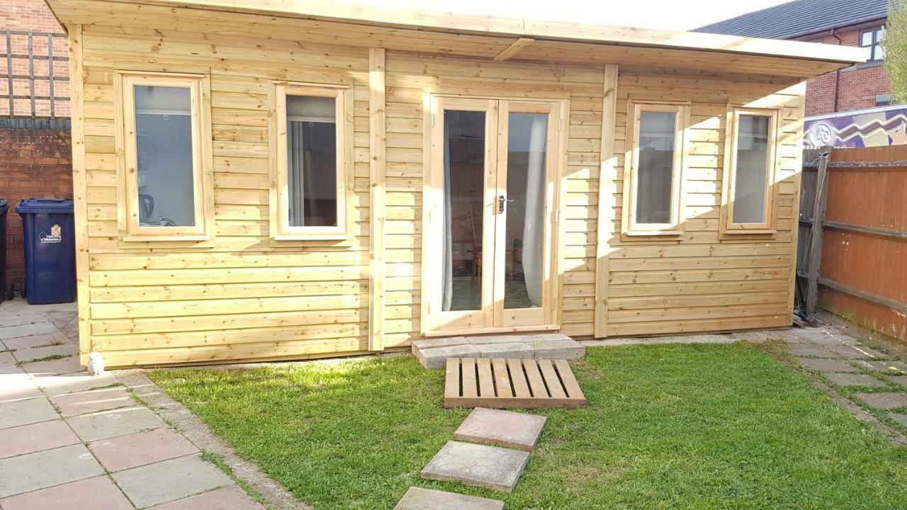 Urban Log Cabin Near Zone 2 Tube Londyn Zewnętrze zdjęcie